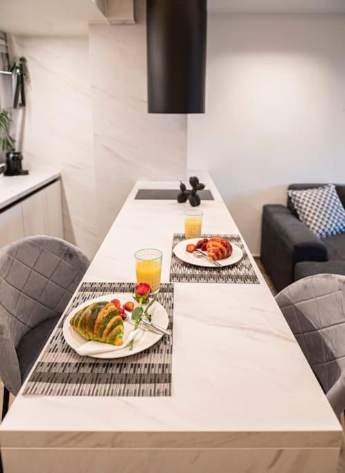 Almasi Luxury Suites Marquise อเล็กซานโดรโพลิส ภายนอก รูปภาพ