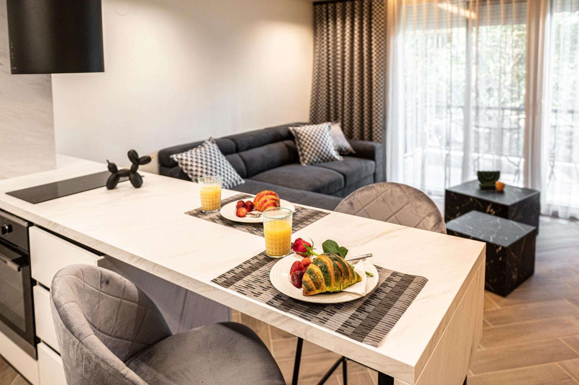 Almasi Luxury Suites Marquise อเล็กซานโดรโพลิส ภายนอก รูปภาพ