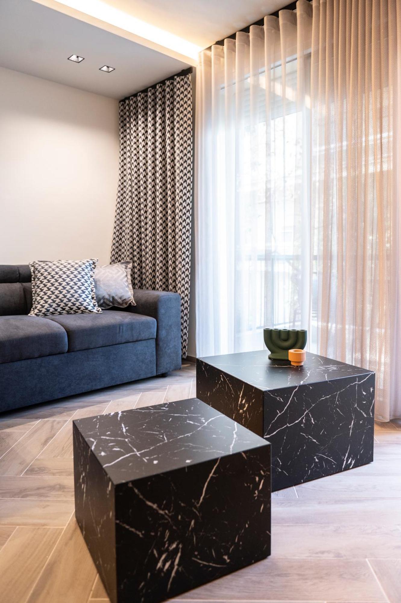 Almasi Luxury Suites Marquise อเล็กซานโดรโพลิส ภายนอก รูปภาพ