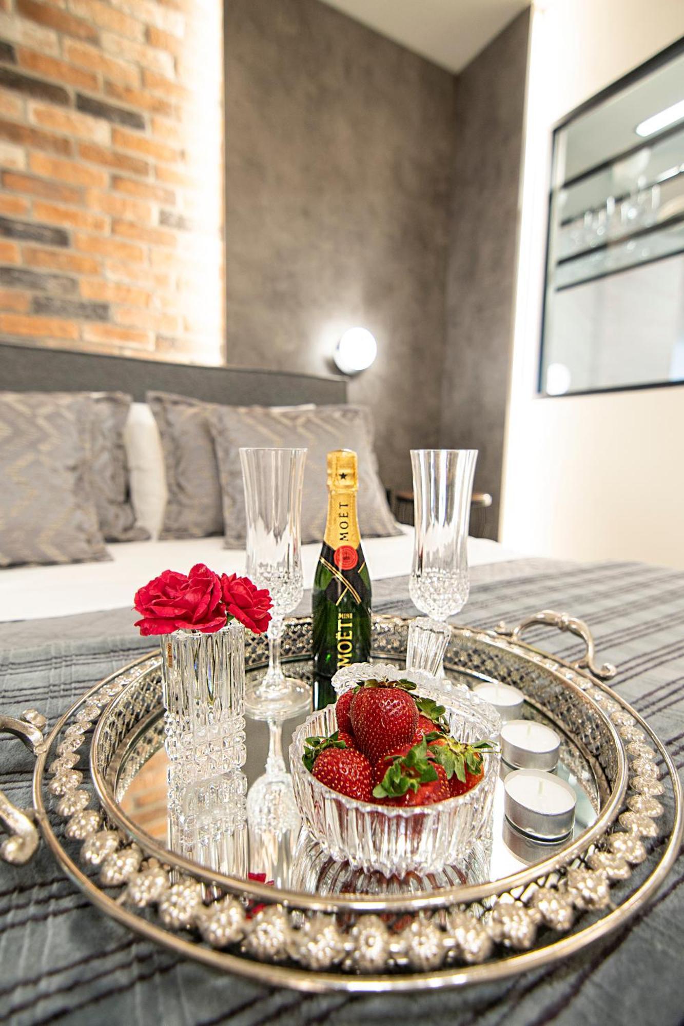 Almasi Luxury Suites Marquise อเล็กซานโดรโพลิส ภายนอก รูปภาพ