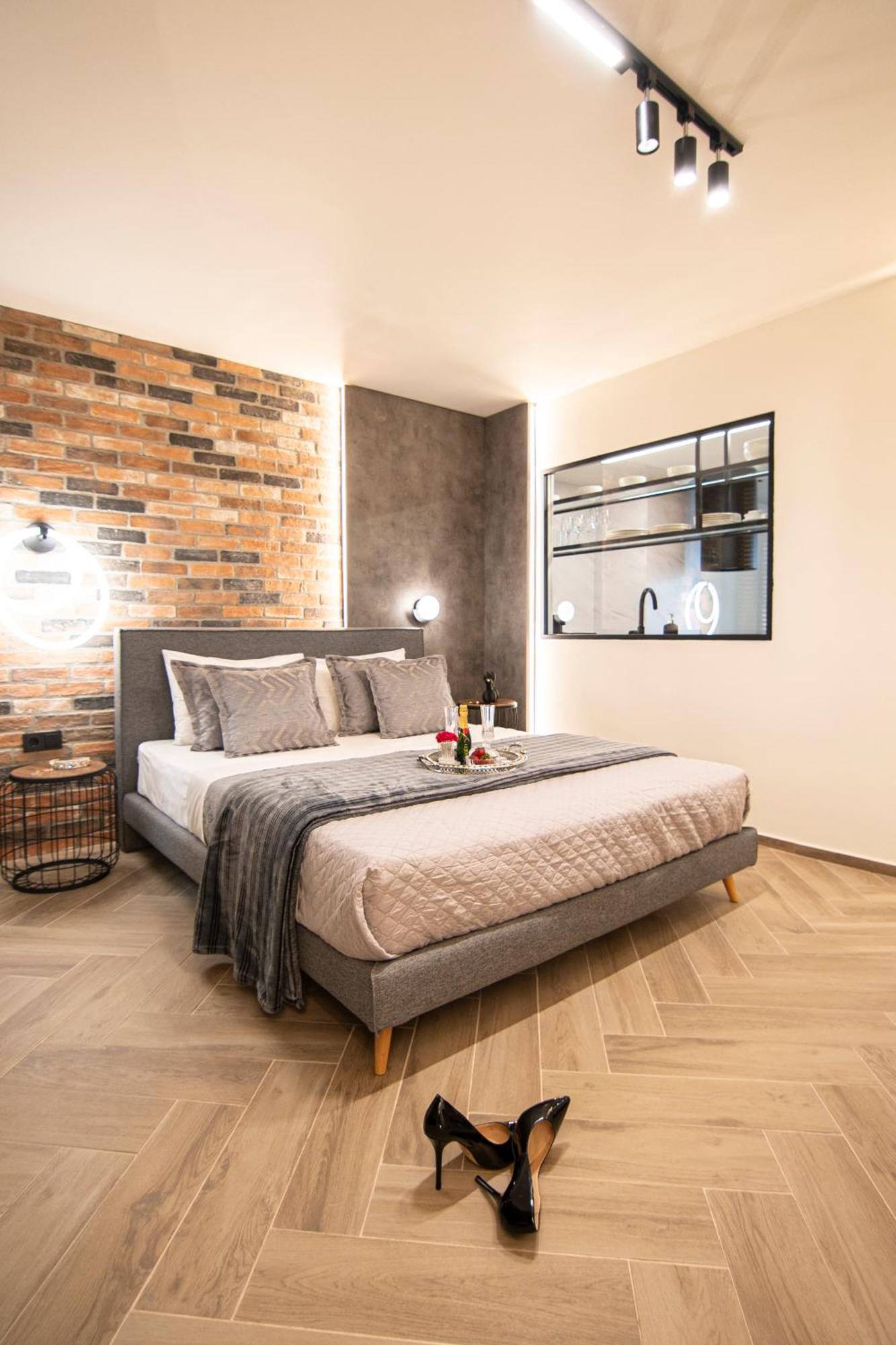 Almasi Luxury Suites Marquise อเล็กซานโดรโพลิส ภายนอก รูปภาพ